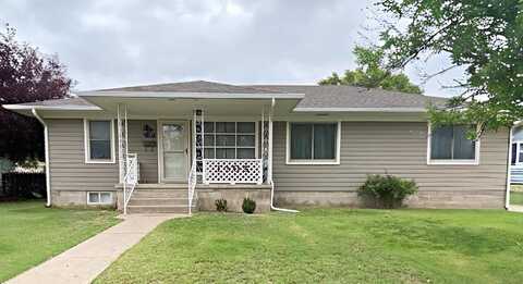 1305 E 18th St, Hays, KS 67601