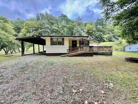 142 Pyles Branch Road, Wayne, WV 25570
