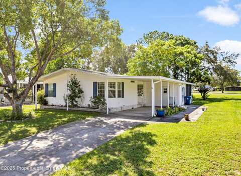 7482 Dinsmore Street, Brooksville, FL 34613
