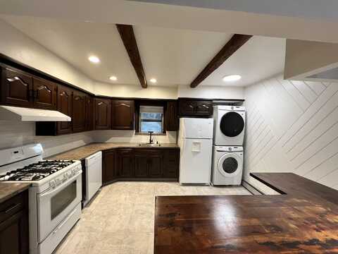 30 WEST 9TH ST, Bayonne, NJ 07002