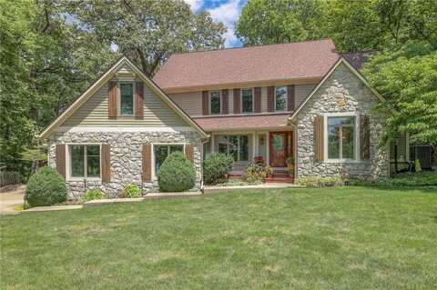 8675 Shorewood Drive, De Soto, KS 66018