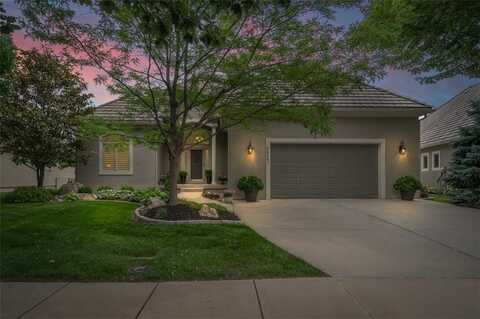 9917 Fountain Circle, Lenexa, KS 66220