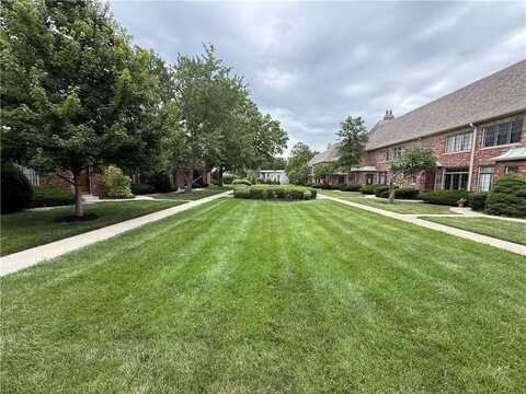 8361 Somerset Drive, Prairie Village, KS 66207
