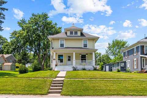 302 Chatham St, Williamsburg, IA 52361