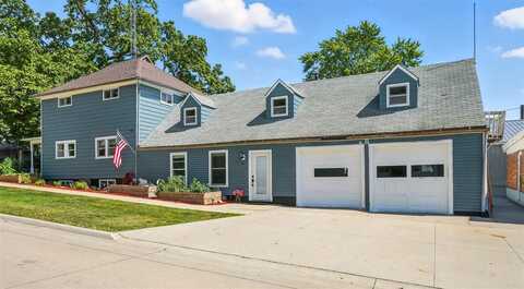61 Washburn St N, Riverside, IA 52327