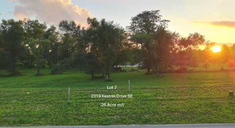 2319 Kestrel Dr SE, Cedar Rapids, IA 52403