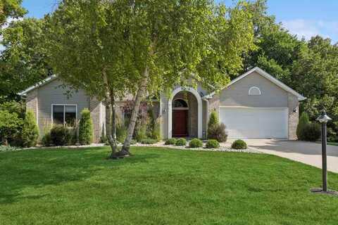 335 Auburn Hills Dr, Coralville, IA 52241
