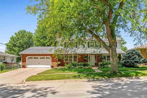 927 Southlawn Dr, Iowa City, IA 52246