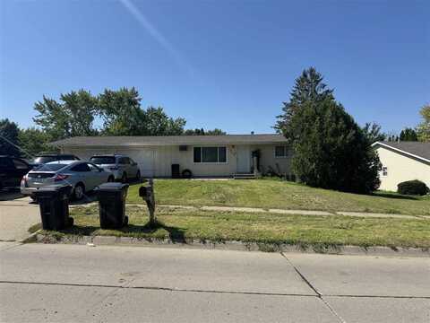 2102-2103 10th St Place, Coralville, IA 52241