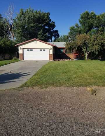 3949 NW Linda Place, Mountain Home, ID 83647