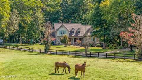 140 Deerfield Lane, Lenoir City, TN 37772