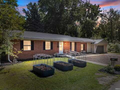 402 Kings Court, Winona Lake, IN 46590