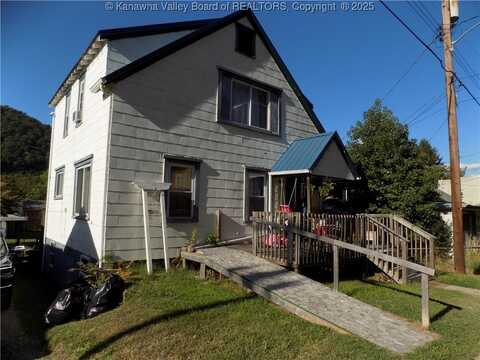 2515 3rd Avenue, East Bank, WV 25067