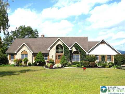 345 Beaver Run Drive, Bushkill, PA 18064