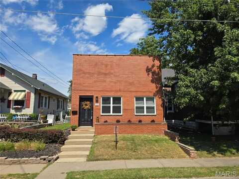 816 Adams Street, Saint Charles, MO 63301
