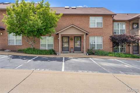 2435 Briston Drive, Saint Louis, MO 63114
