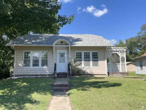 422 W 8 Street, Chapman, KS 67431