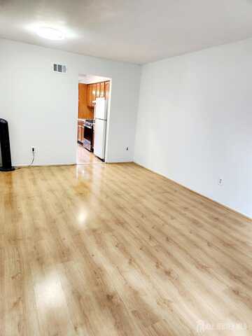 6 LINCOLN LANE Lane, Brunswick Gardens, NJ 08810