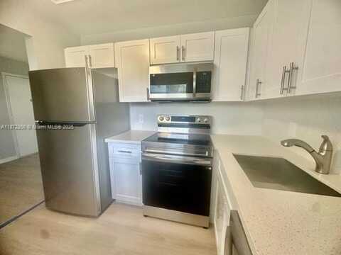 151 SW 135th Ter, Pembroke Pines, FL 33027