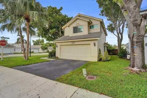2747 Pinewood Ct, Davie, FL 33328