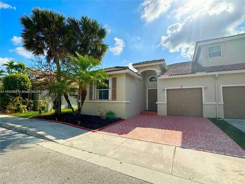 841 NW 130th Ave, Pembroke Pines, FL 33028
