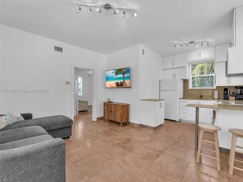 935 Meridian Ave, Miami Beach, FL 33139