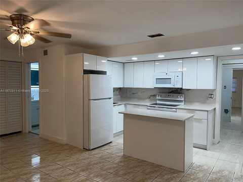 1405 NW 121st St, North Miami, FL 33167