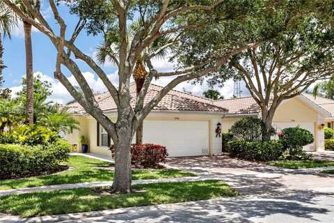 8199 Saint Johns Ct, Wellington, FL 33414