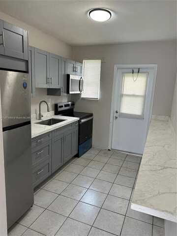 4210 SW 25th St, West Park, FL 33023