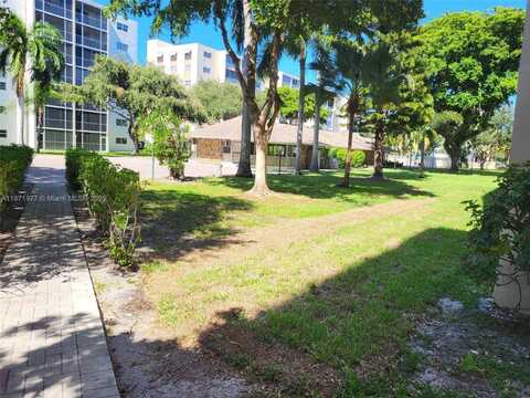 900 NE 12th Ave, Hallandale Beach, FL 33009