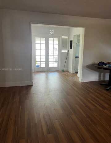 707 N J St, Lake Worth, FL 33460