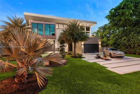 521 Holiday Dr, Hallandale Beach, FL 33009