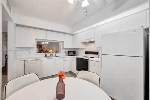 800 SW 137th Ave, Pembroke Pines, FL 33027
