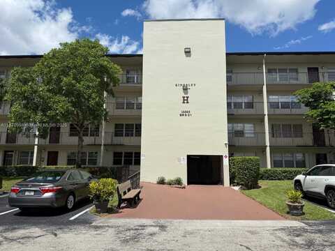 13355 SW 9th Ct, Pembroke Pines, FL 33027