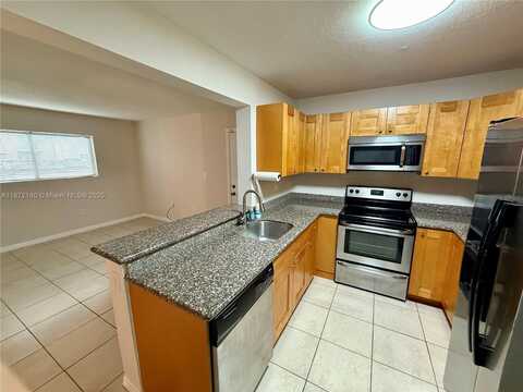 350 W Palm Cir W, Pembroke Pines, FL 33025