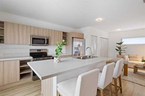 951 NW 12th St, Florida City, FL 33034