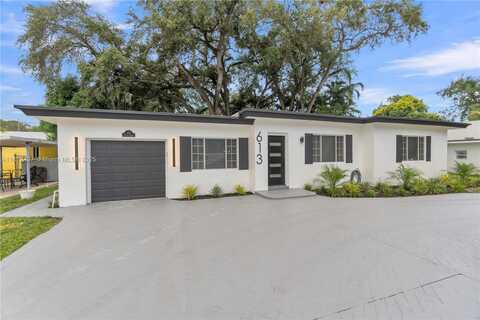 613 NE 159th St, Miami, FL 33162