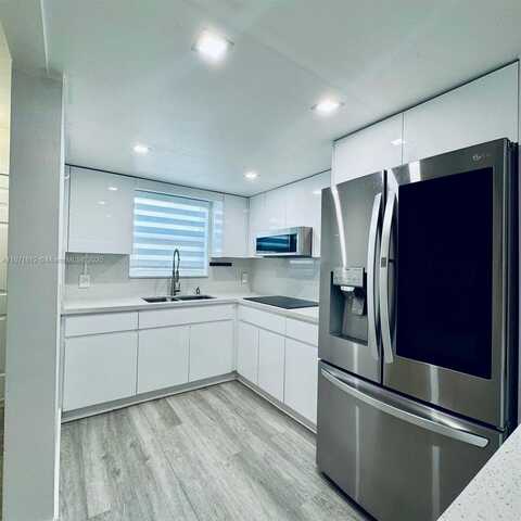 5768 W 26th Ave, Hialeah, FL 33016