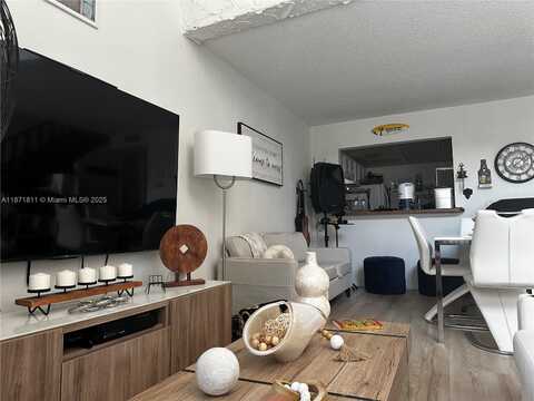 17901 NW 68th Ave, Hialeah, FL 33015