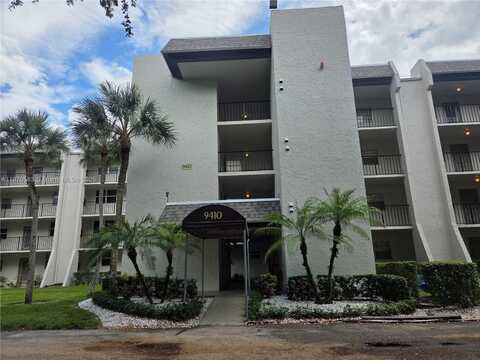 9410 Poinciana Pl, Davie, FL 33324