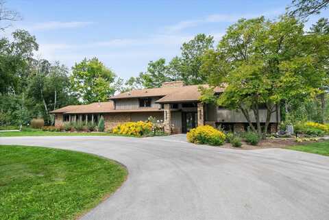 1704 Briarwood Rd, Sheboygan, WI 53083