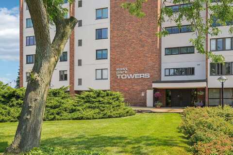 111 11th St, Racine, WI 53403
