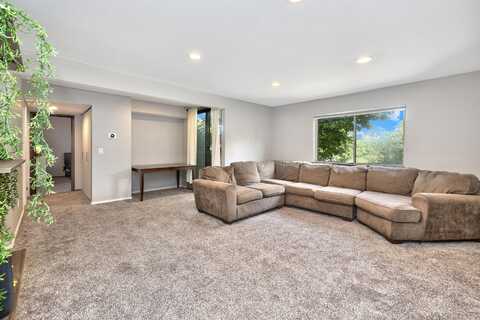 8641 N Servite Dr, Milwaukee, WI 53223