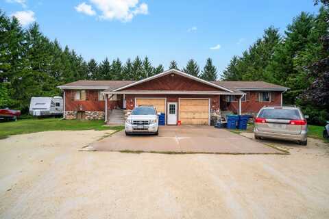 296 294 Connie Dr, West Bend, WI 53090