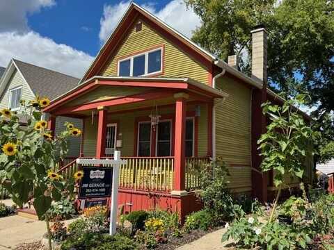 220 E Smith St, Milwaukee, WI 53207