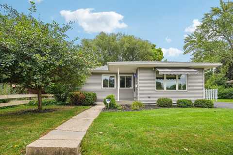 331 Jasper Ln, Waukesha, WI 53188