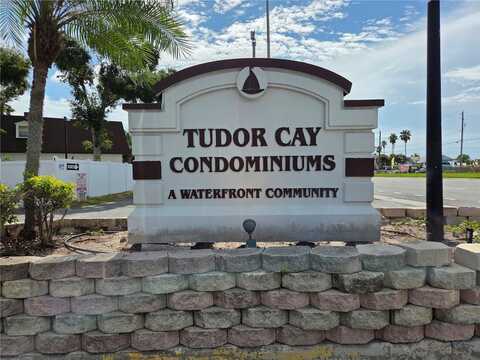 9004 TUDOR DRIVE, TAMPA, FL 33615