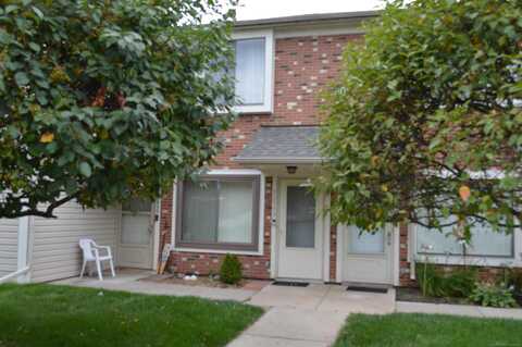 30543 Hidden Pines, Roseville, MI 48066