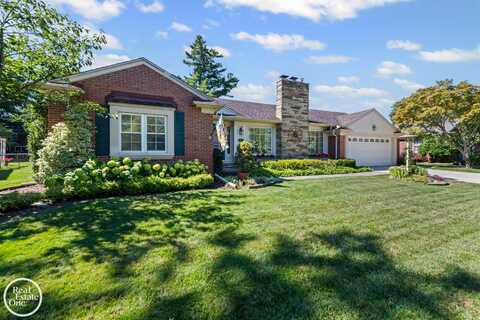 1151 S Renaud, Grosse Pointe Woods, MI 48236