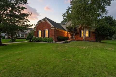 2208 Chippenham Chase, Rochester Hills, MI 48306
